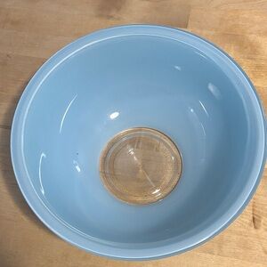 2.5 Qt Vintage Pyrex Light Blue Glass Mixing Bowl Clear Bottom